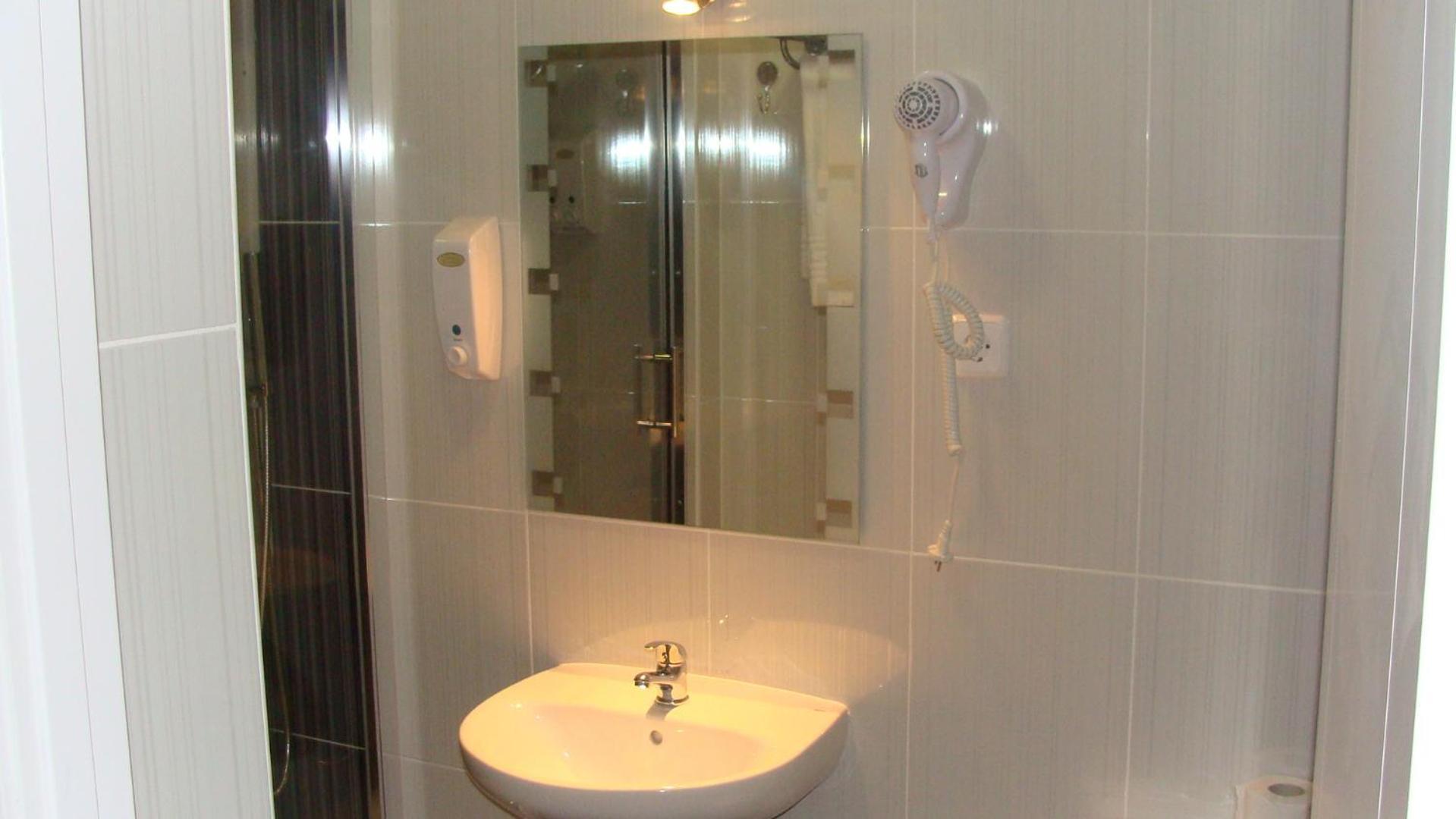 Hostal Jq Madrid 1 Экстерьер фото