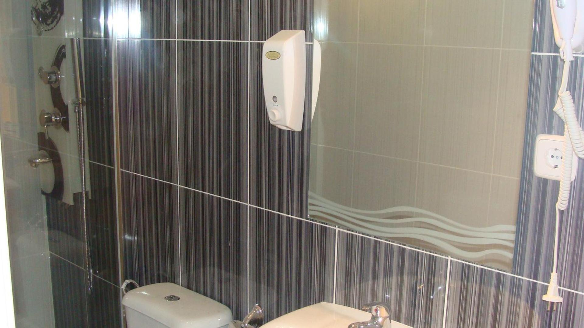 Hostal Jq Madrid 1 Экстерьер фото