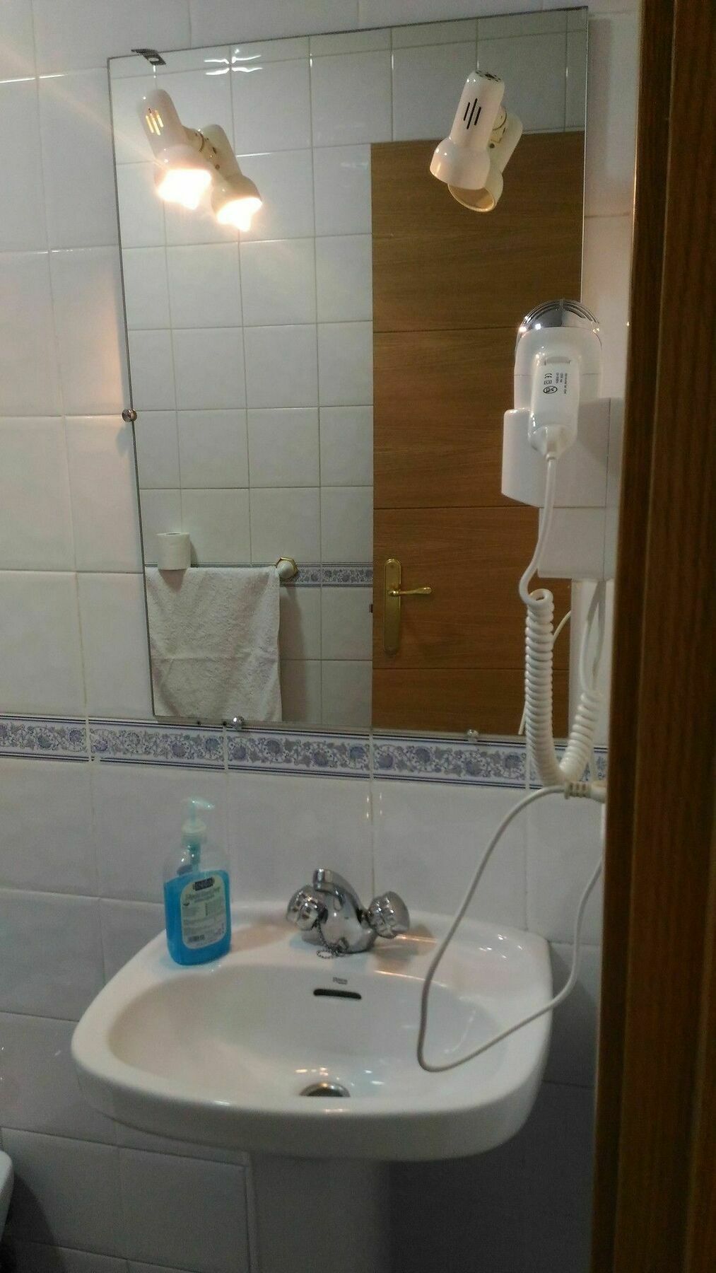 Hostal Jq Madrid 1 Экстерьер фото